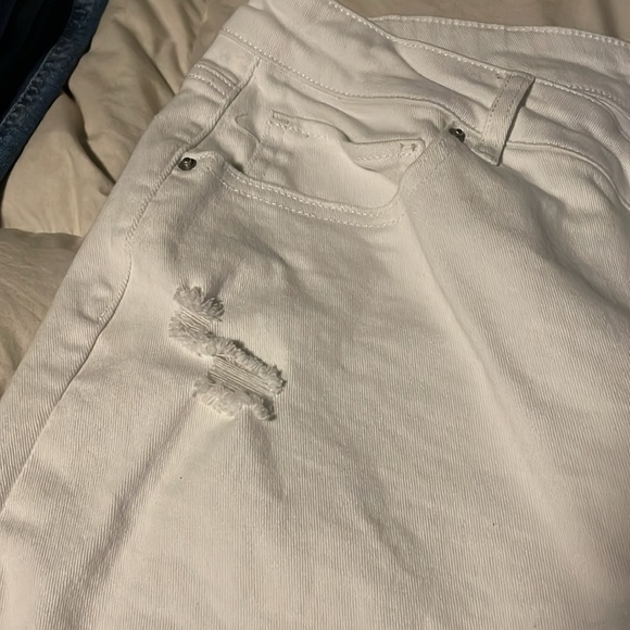 Time and Tru white denim - Picture 7 of 9